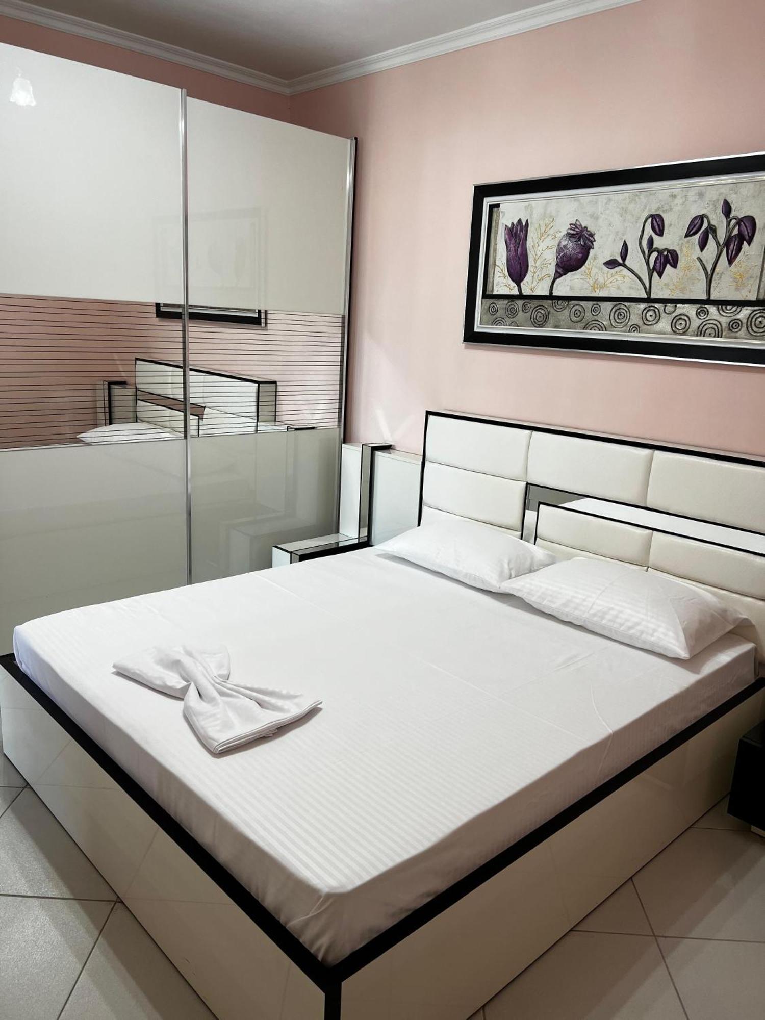 Amy'S Luxury Appartment Shkoder Exterior photo