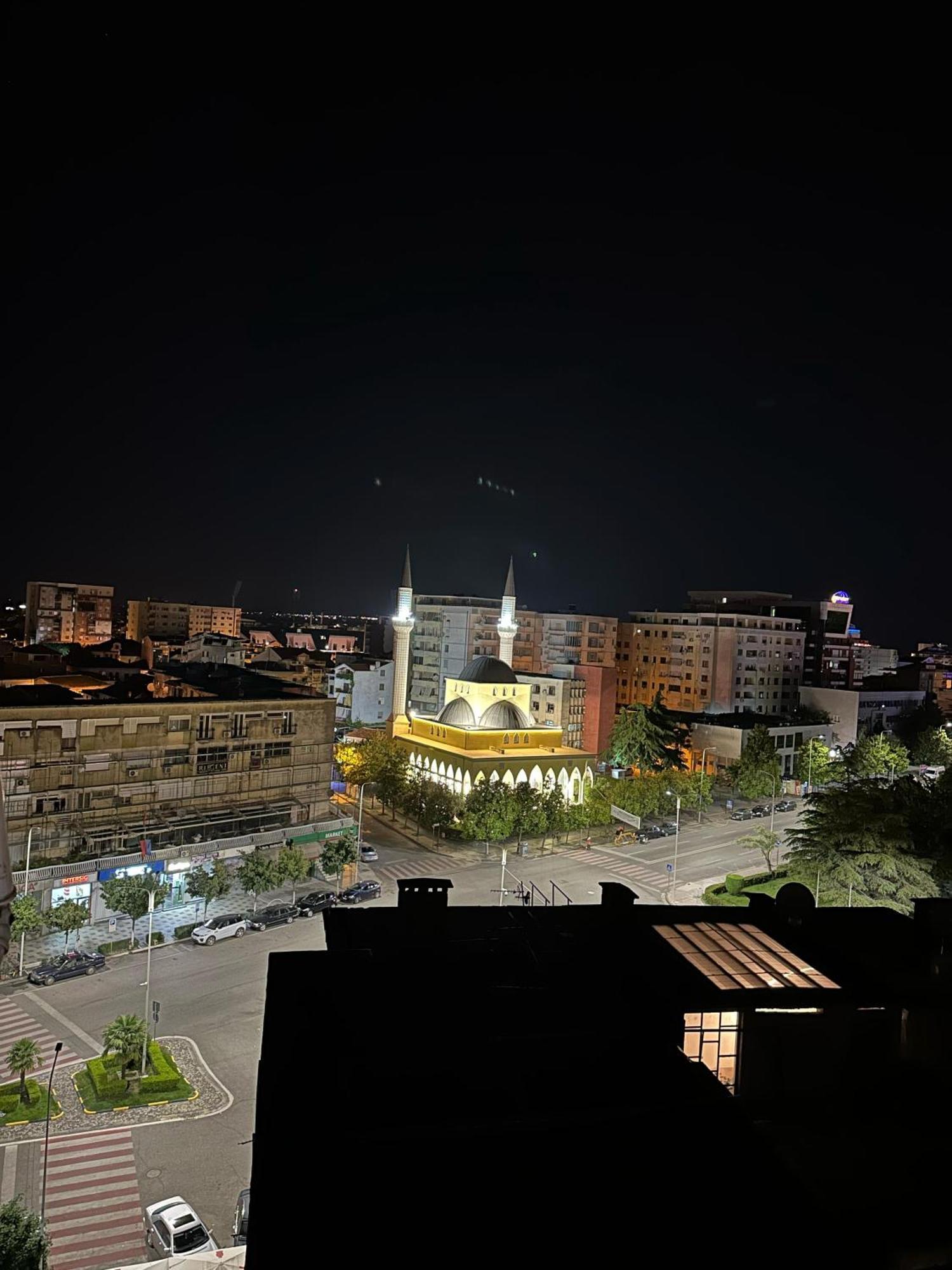 Amy'S Luxury Appartment Shkoder Room photo