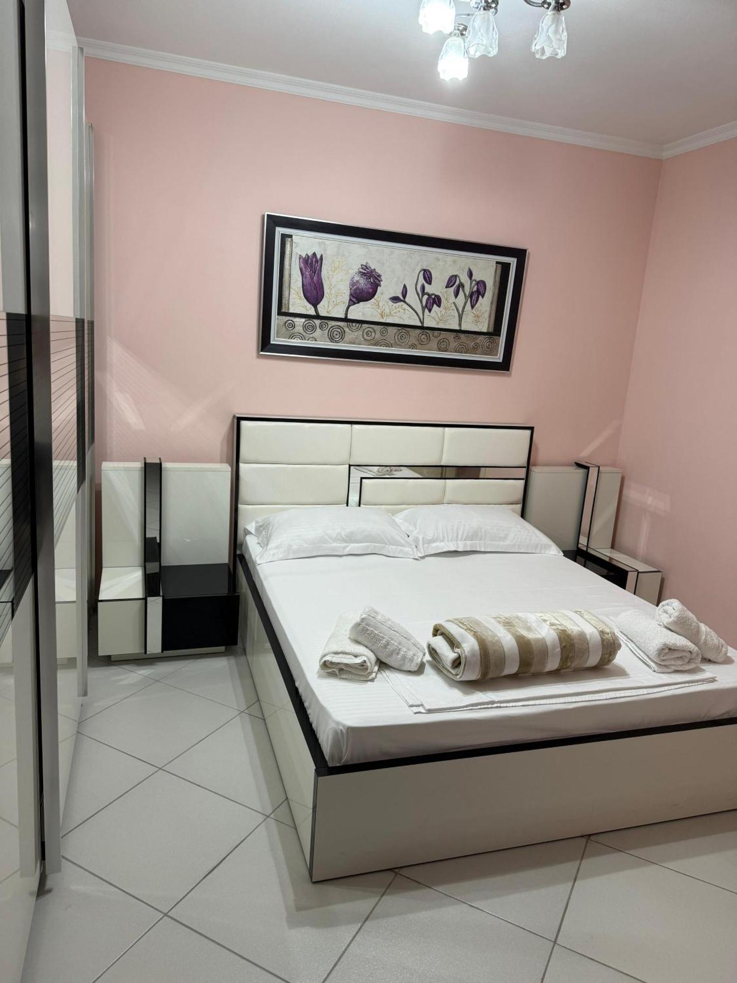 Amy'S Luxury Appartment Shkoder Exterior photo